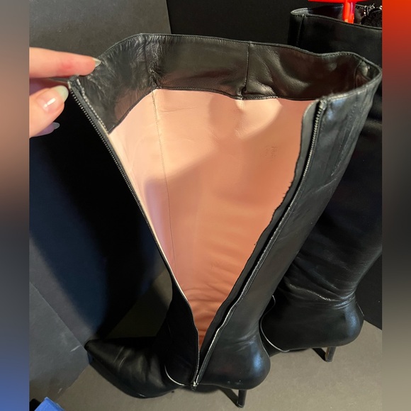 VINTAGE Isaac Mizrahi Saxton Black Leather Boot - Picture 13 of 16